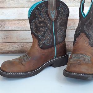 Ariat Fatbaby Heritage Round Toe Boots Sz 8.5B
